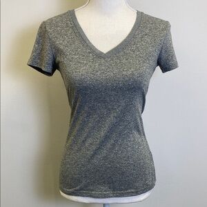 Reebok Extra Small Gray V-Neck Women's Top